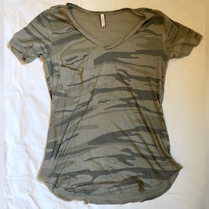 Z supply women’s camo top